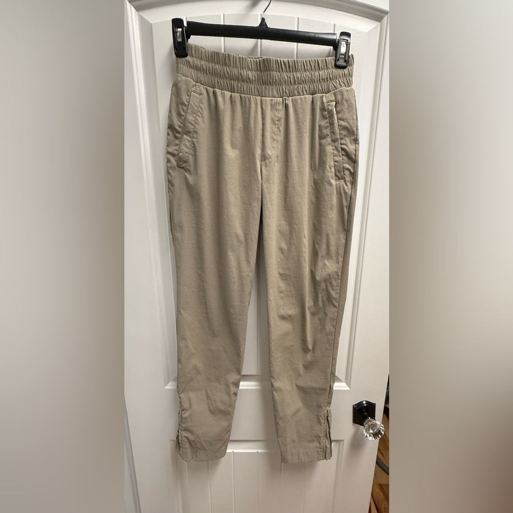 Modern Ambition Ladies' Woven Stretch Pant Size Small Zipper On Bottom Of Legs